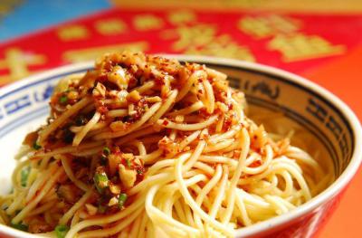 夏季小吃涼面培訓(xùn)哪里有？清爽可口令食客流連忘返