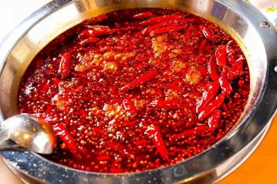 重慶火鍋培訓(xùn)去哪里好？飄味緣培訓(xùn)學(xué)校是您的理想選擇！