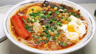 綿陽米粉技術(shù)培訓(xùn)班哪家學(xué)校好？飄味緣餐飲培訓(xùn)學(xué)校值得選擇嗎？