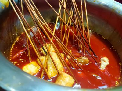 冷鍋串串香培訓(xùn)多少錢？飄味緣餐飲技術(shù)培訓(xùn)學(xué)校詳解