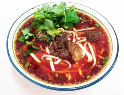 專業(yè)紅燒牛肉面技術(shù)培訓(xùn)班哪家好？飄味緣小吃培訓(xùn)學(xué)校深度解析