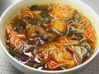 綿陽米粉技術(shù)培訓(xùn)機(jī)構(gòu)哪家好？深度解析飄味緣餐飲培訓(xùn)的優(yōu)勢